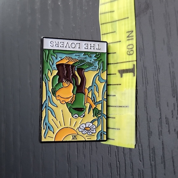 Frog and Toad Pin - Picture 4 of 4